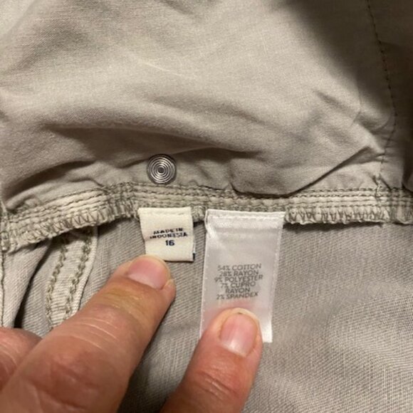 J Jill Capris Sage Green Color.  Womens Size 16 Strech Waist - Picture 9 of 9